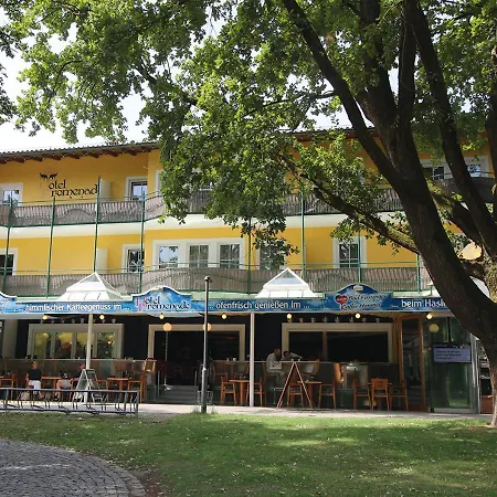 Promenade Hotel