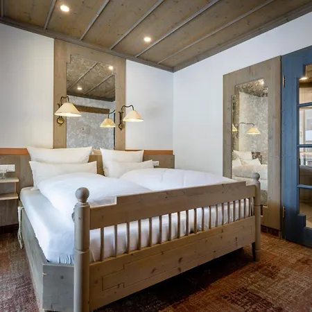 Promenade Hotel 4*